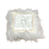 Quadratisches Verlobungskissen mit Spitze und Tauben